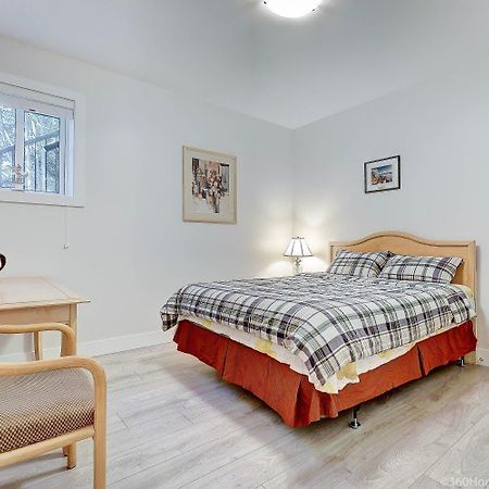 F Homestay-Vancouver Ca Уэст-Ванкувер Экстерьер фото