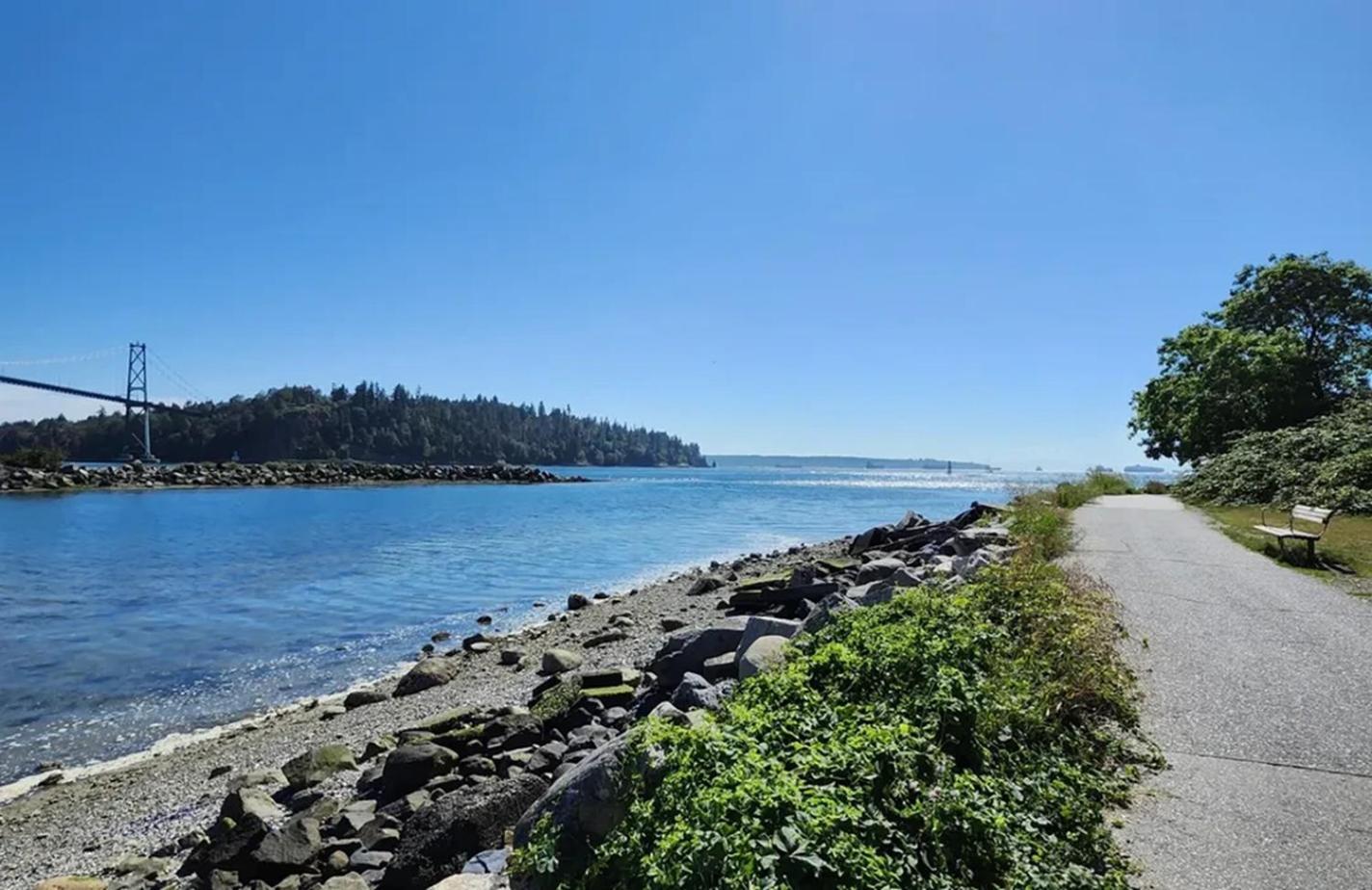 F Homestay-Vancouver Ca Уэст-Ванкувер Экстерьер фото